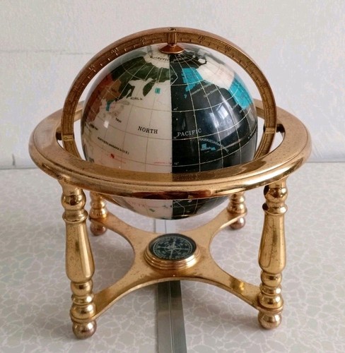 Black and white gemstone globe - white,