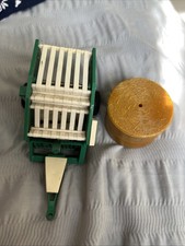 BRITAINS GREEN FARMHAND VERMEER ROUND BALER 