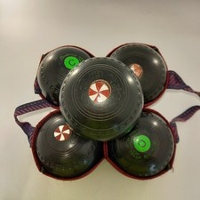 3 x Henselite Bowls & 2 x Cotswold Bowls Club Heavyweight Super Grip With Carrie