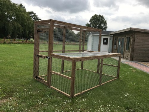 Pet run outdoor animal pen - /,