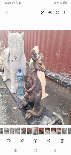 Kangaroo and jeoy concrete - kangaroo,