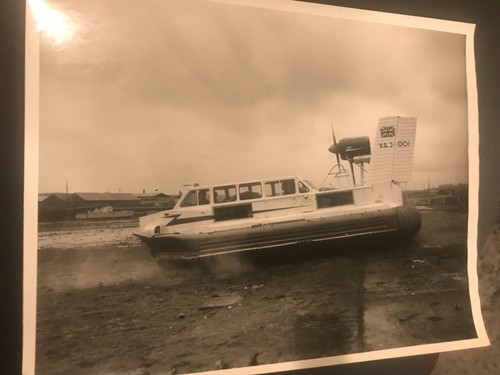 Hovercraft vickers armstrong - hovercraft,