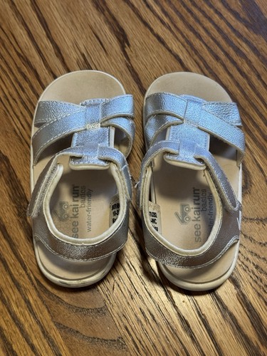 Toddler girls see kai - see, run