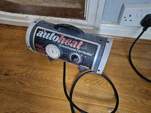 Autoheat greenhouse fan heater