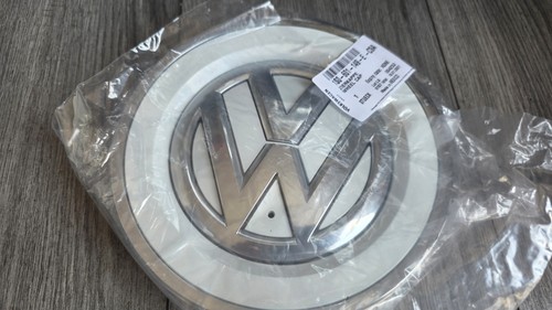 Volkswagen white wheel hub - volkswagen, up