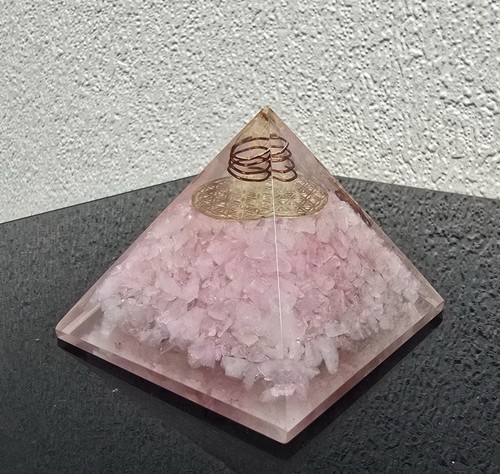 Orgonite pyramid rose quartz - pyramid,