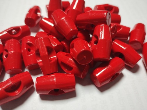 Wooden red duffle buttons - x6,