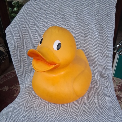 Large rubber duck - rubber,