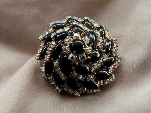 Black glass stones - brooch, with