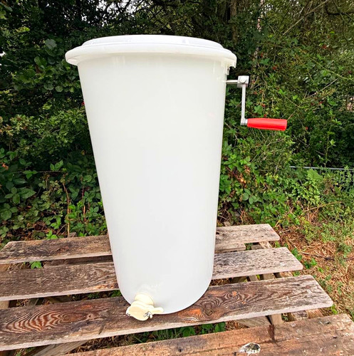 Honey extractor manual - 2, frame