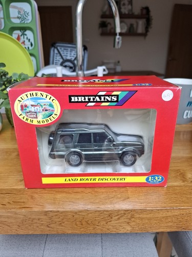 Britains farm toys landrover - britains,