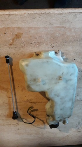 Tohatsu 90hp outboard - oil, tank