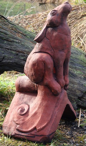 Moon gazing hare roof - moon,