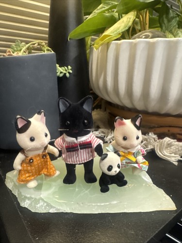 Sylvanian families figures - sylvanian,