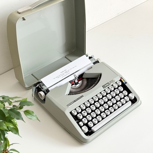 Hermes baby typewriter - baby,