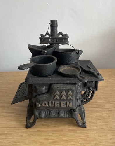 Vintage queen black - vintage, iron
