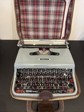 Olivetti Lettera 22 Vintage Typewriter Made In Glasgow + Case VGC Tested Working
