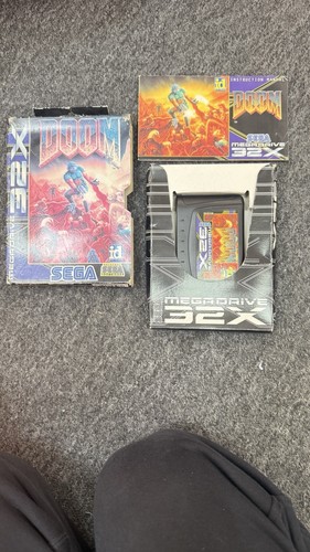 Doom 32x boxed with manual - with,
