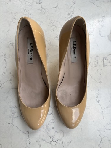 Bennett still taupe patent - k,