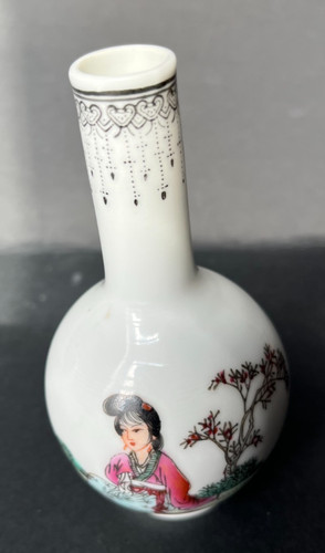 Small chinese porcelain bottle - small,