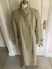 LONDON SPORT VINTAGE RAINCOAT