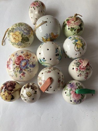 Vintage ceramic pomanders - 12,