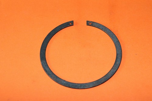 Triumph main bearing circlip - main,