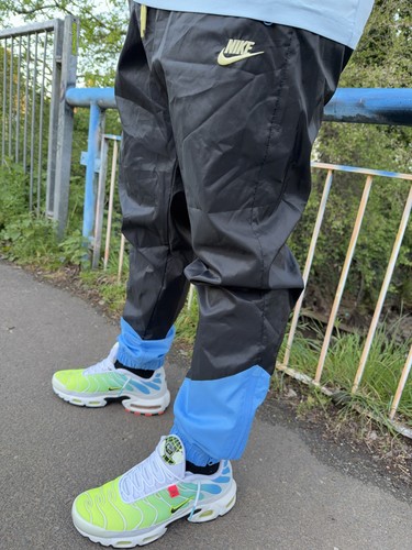 Nike black windrunner track - black,