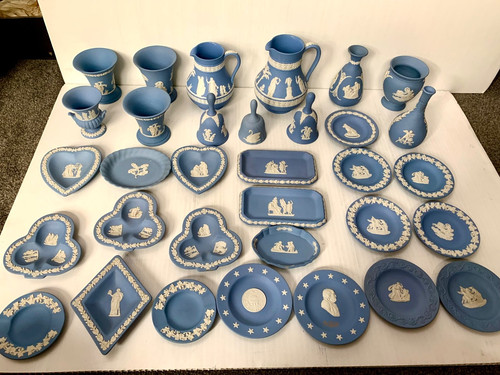 Joe lot pieces wedgwood - 33,