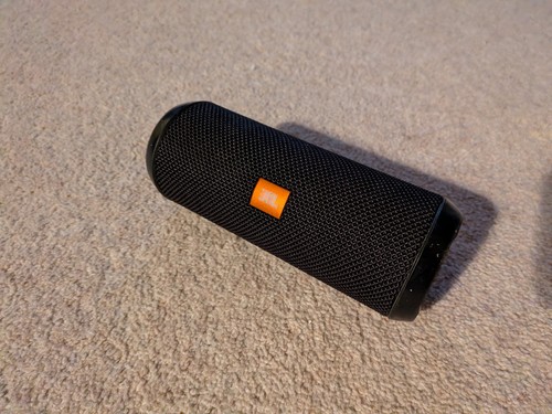 Jbl flip bluetooth speaker - jbl,