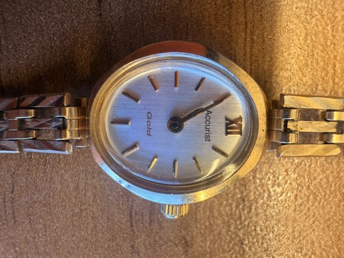 Accurist all 9ct gold luxury - 9ct,