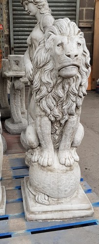 Single large stone lion - single,