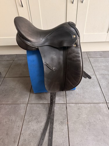 Albion dressage saddle - k2,