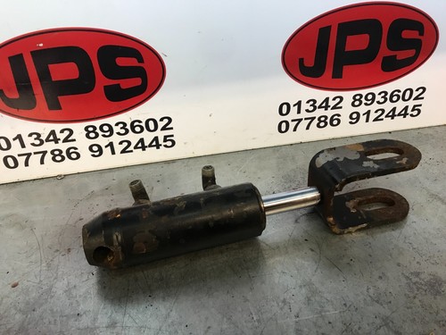 Centre cylinder hydraulic lift