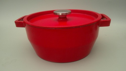 Pyrex red enamel cast iron - red,