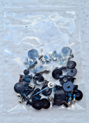 Clevo 3xs np70hh screws - clevo,
