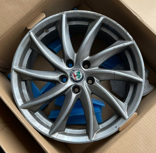 Genuine alfa romeo giulia - genuine,