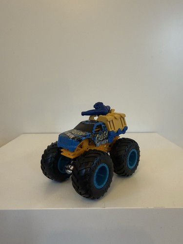 Hot wheels crush - hot, 1:64
