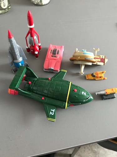 Thunderbirds tracy island - tracy,
