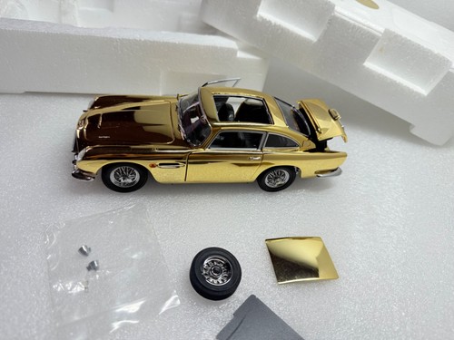Saisir aston martin db5 - a,