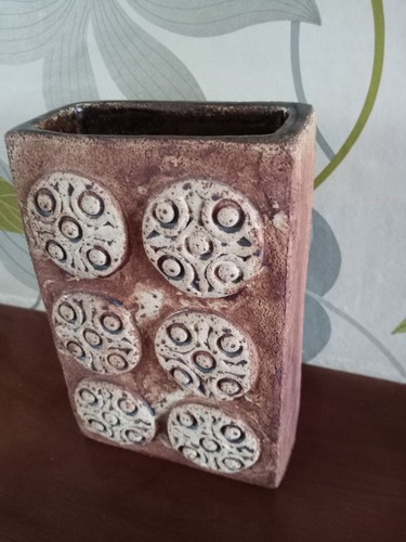 Quantock design pottery brick - design,