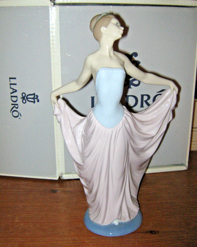 Lladro porcelain figurine - figurine, 12"