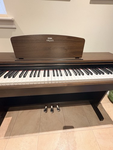 Yamaha arius digital piano - yamaha,