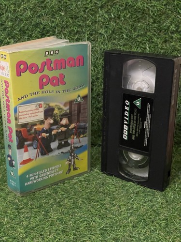 Postman pat and the hole - hole, in