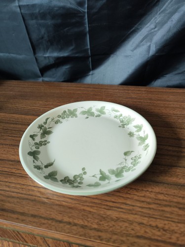 Biltons green grapevine plate - biltons,