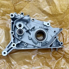 MD181583 Engine Oil Pump for
