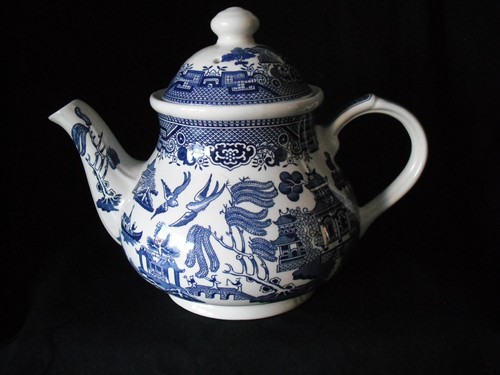 Churchill blue white - &,