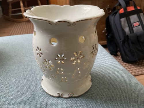 Cream porcelain with gold - with, trim