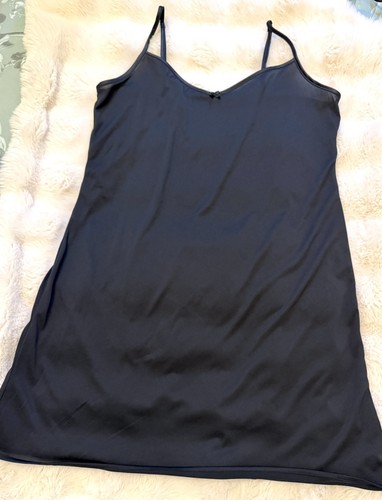 Chainstore black satin sheer - black,