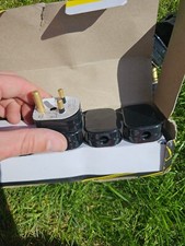 5A Round Pin Plug Top Black